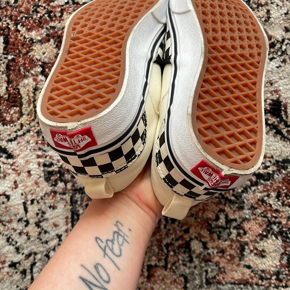 Vans - Picture 9 of 11